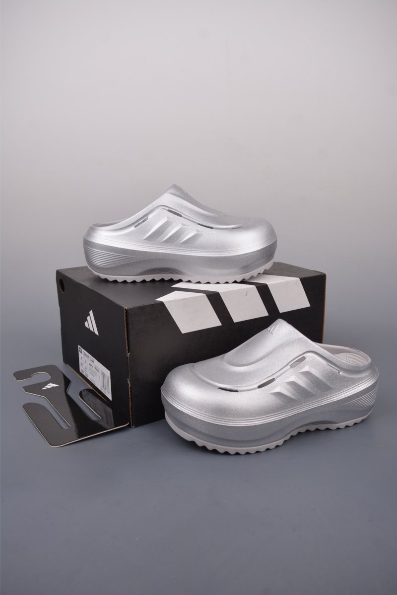 Adidas Ozwave Clog view