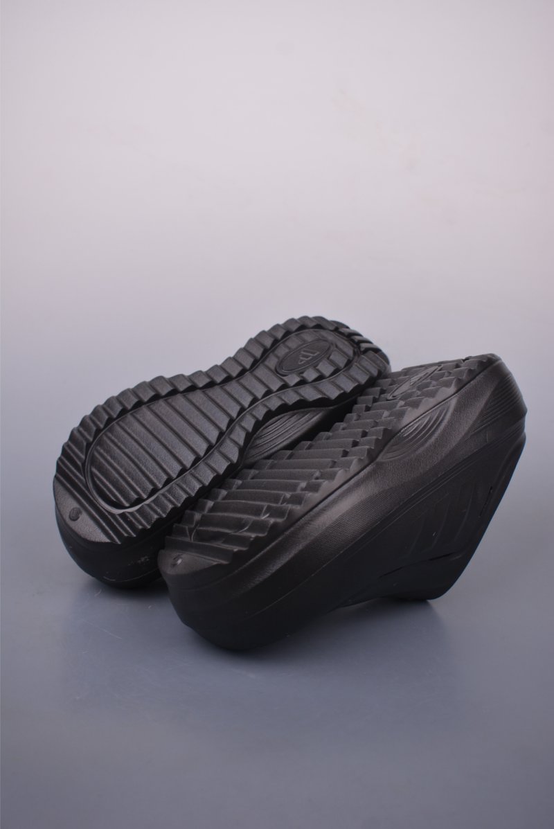 Adidas Ozwave Clog view