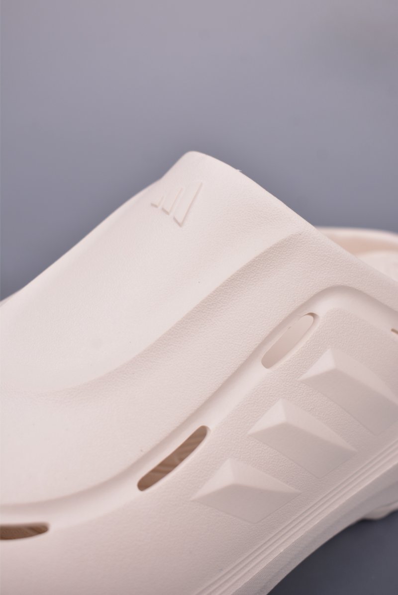 Adidas Ozwave Clog view