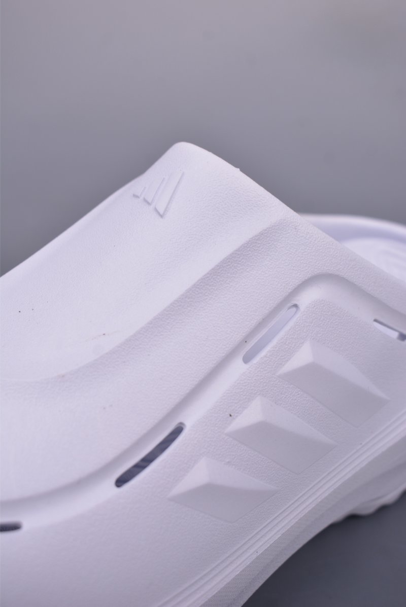 Adidas Ozwave Clog view