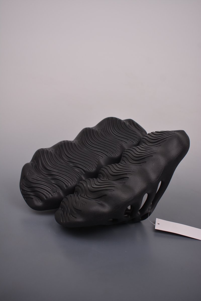 Adidas Yeezy Slide EVA view