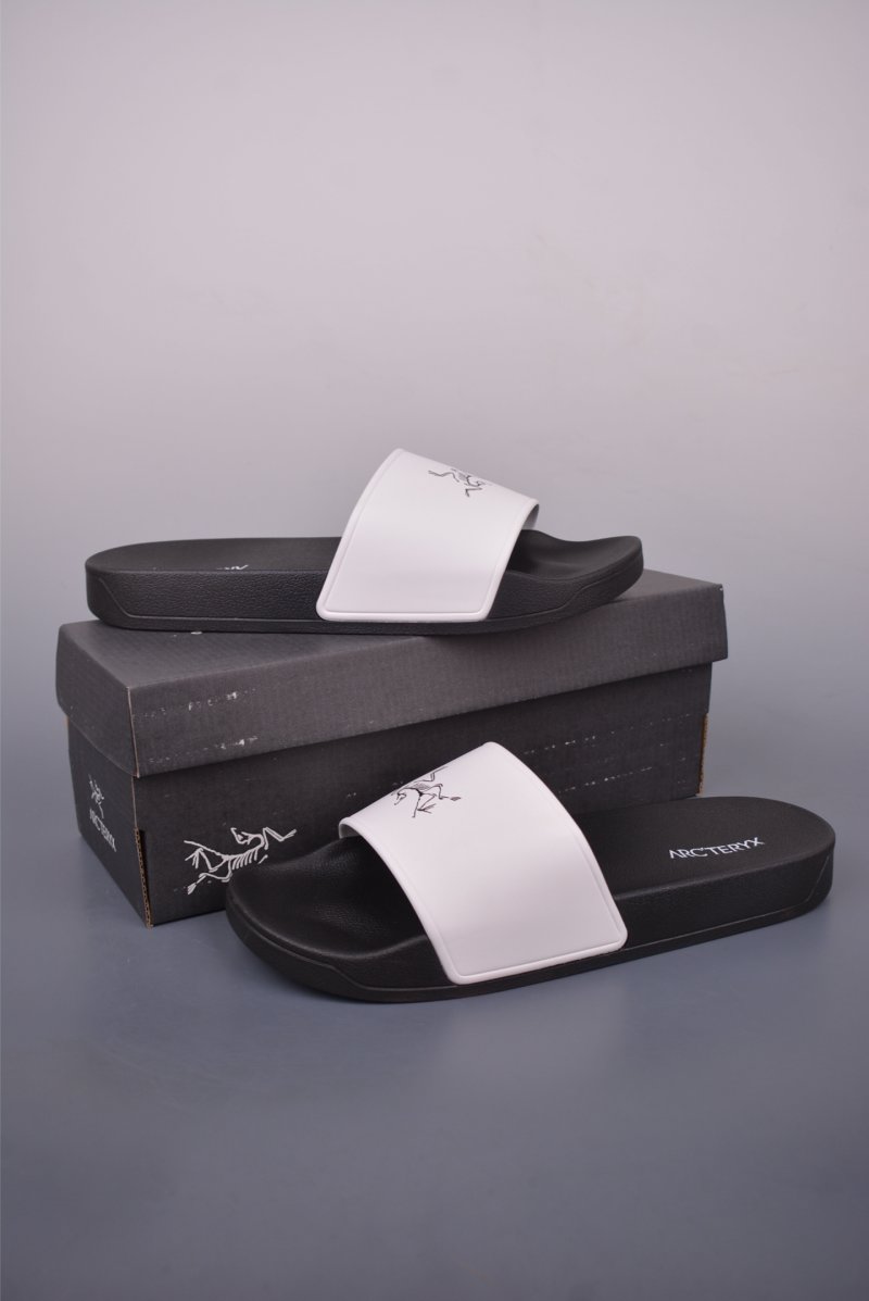 Sandals & Slippers