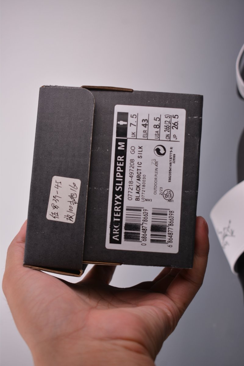 Arc'teryx Slipper M view