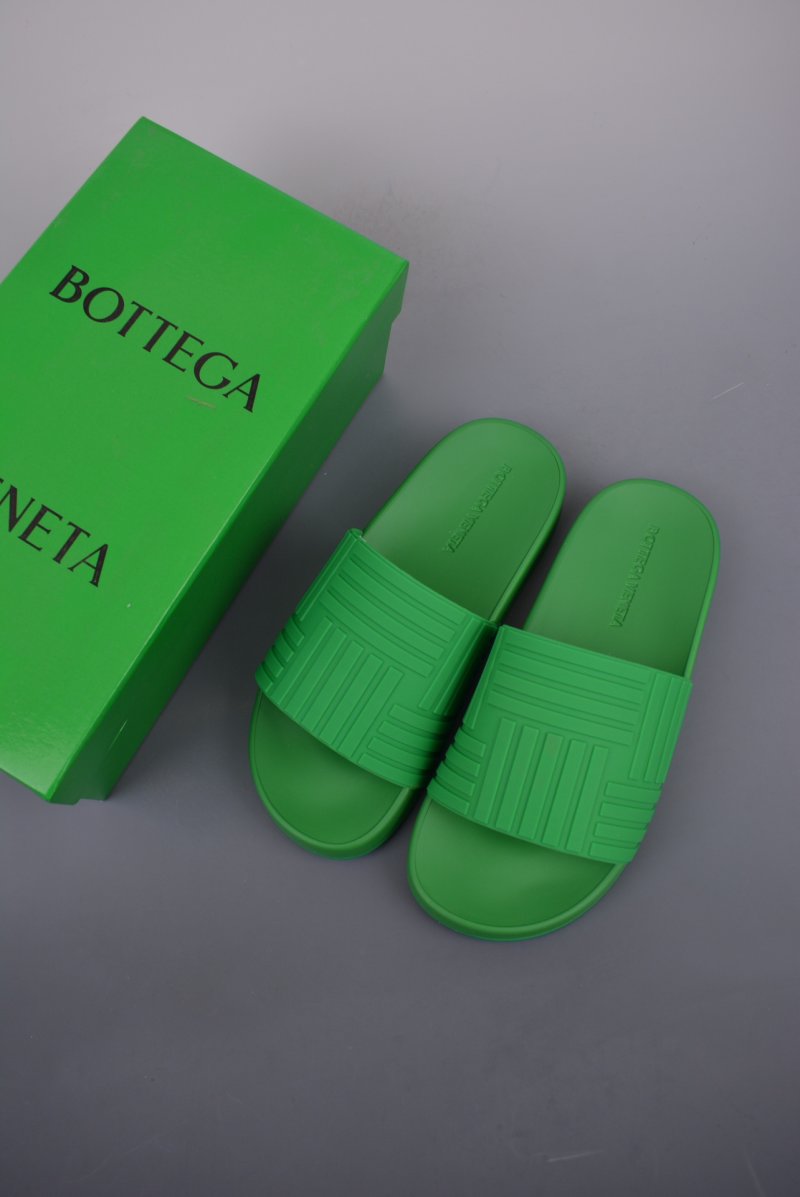 Bottega Veneta Slider