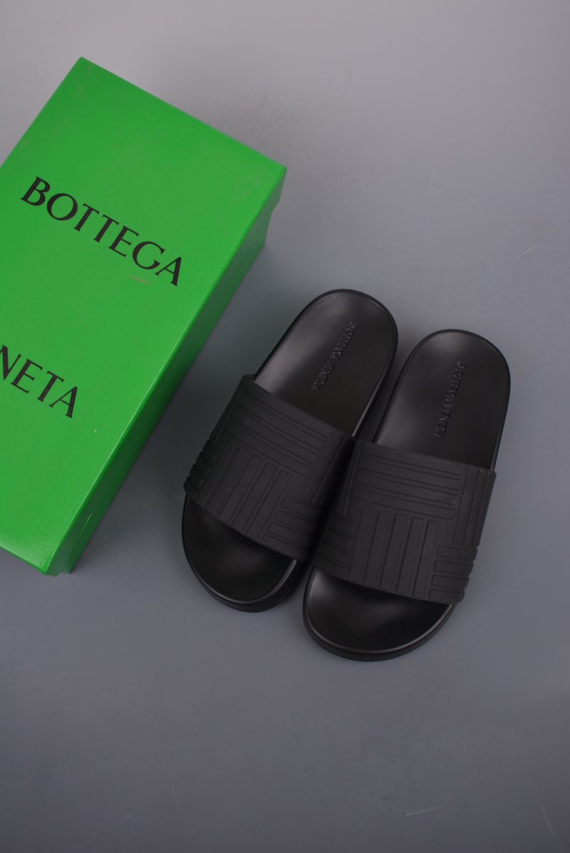 Bottega Veneta Slider view