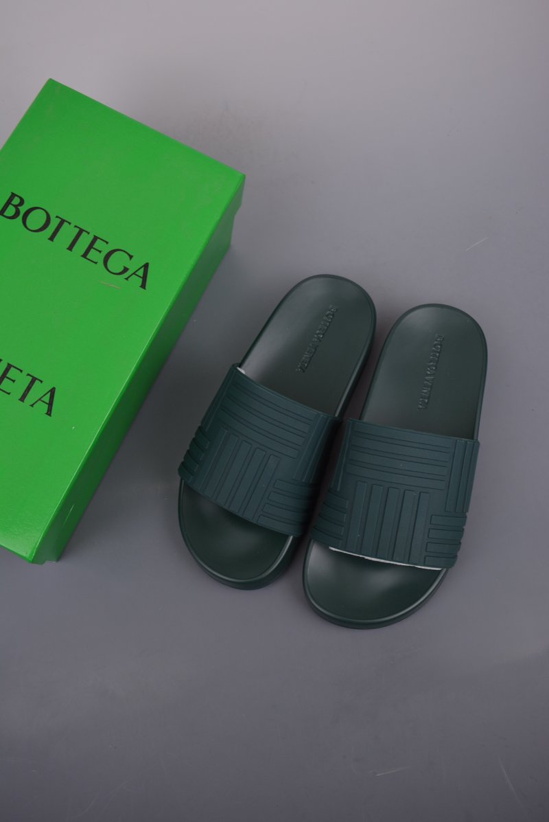 Bottega Veneta Slider view