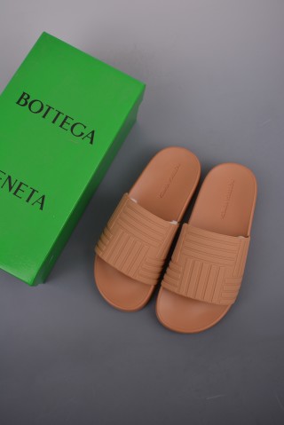 Bottega Veneta Slider view 4