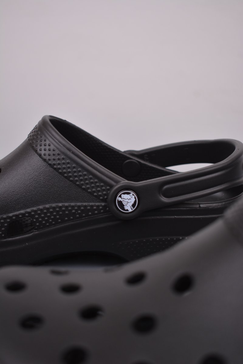 Crocs 2CM view