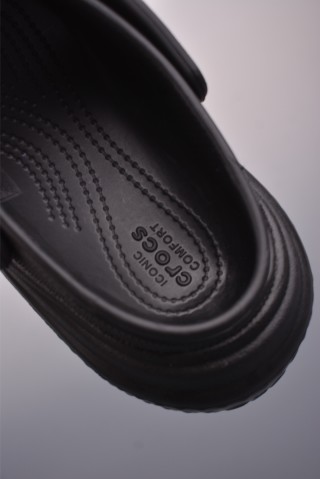 Crocs view 8