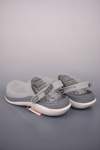 Crocs view 2