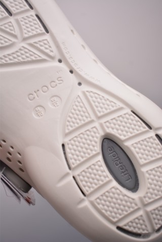 Crocs view 9