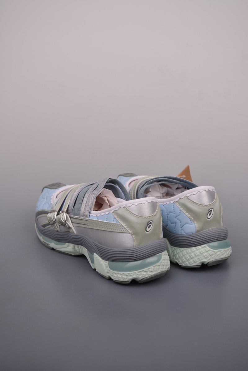 Kiko Kostadinov X Marc Jacobs X Asics Gel-Lokros 'Gold' view