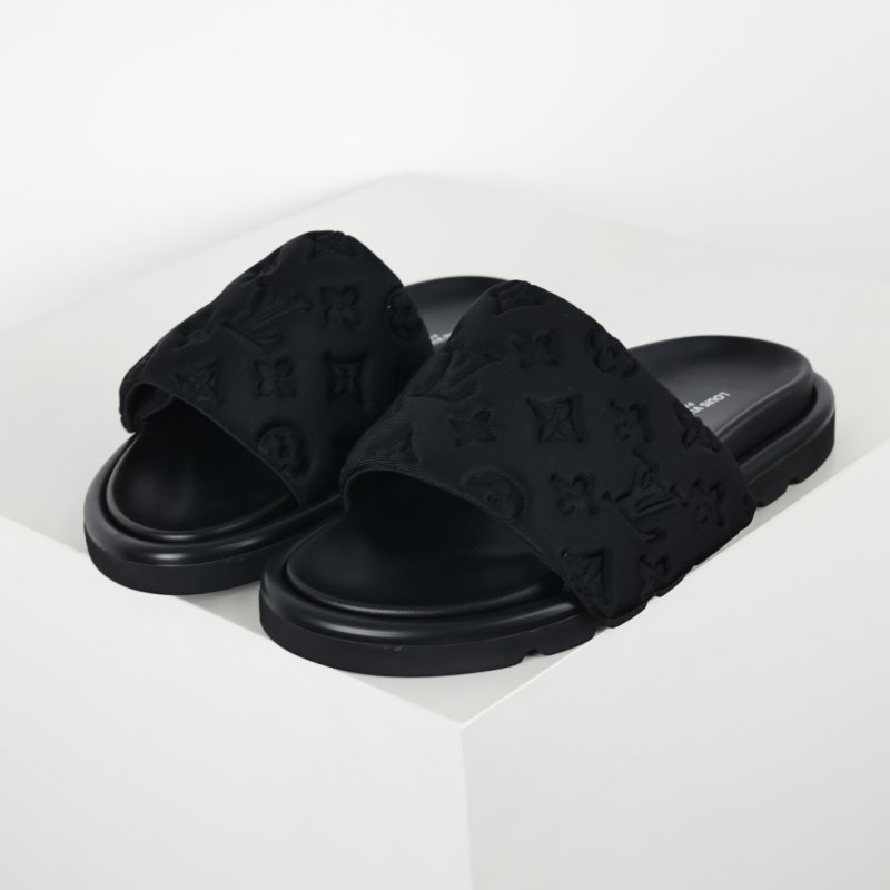 Louis Vuitton Lv 3D Monogram 'Red' view