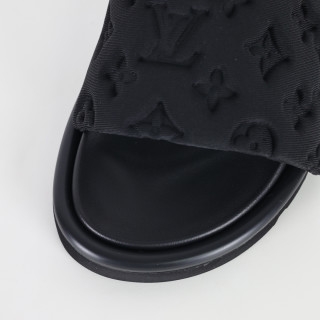 Louis Vuitton Lv 3D Monogram 'Red' view 5