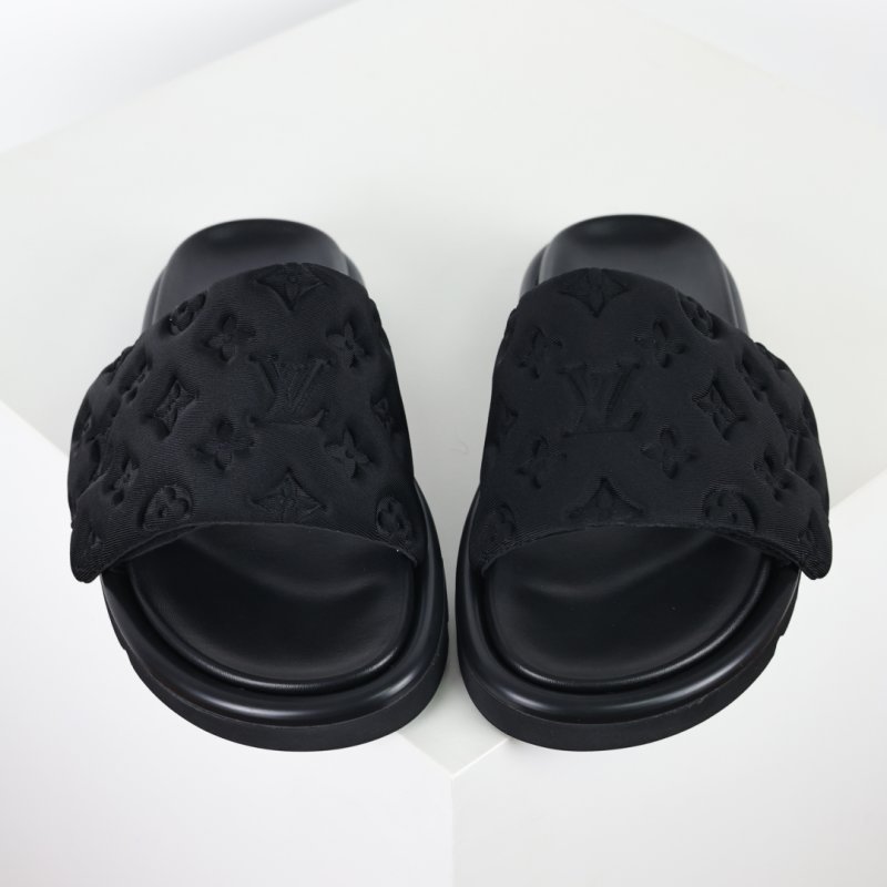 Louis Vuitton Lv 3D Monogram 'Red' view
