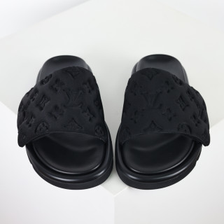 Louis Vuitton Lv 3D Monogram 'Red' view 8