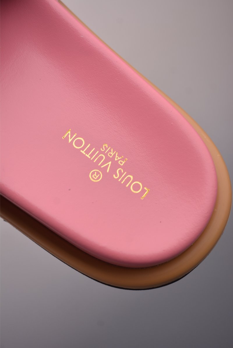 Louis Vuitton Lv 3D Monogram 'Red' view