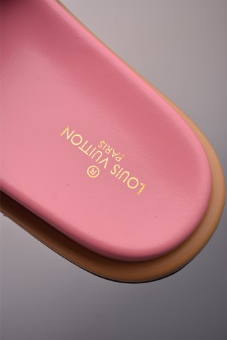 Louis Vuitton Lv 3D Monogram 'Red' view 17