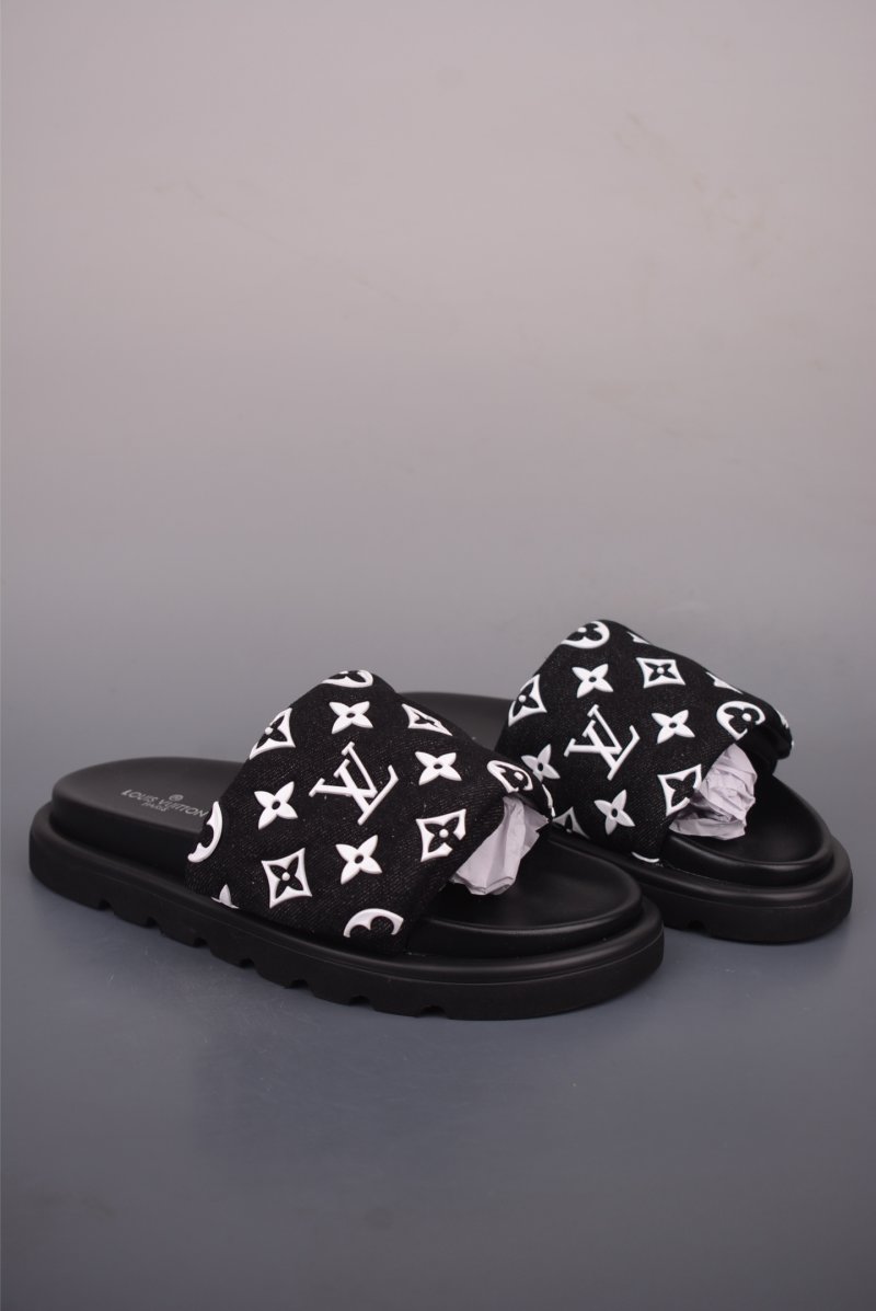 Louis Vuitton Lv 3D Monogram 'Red' view