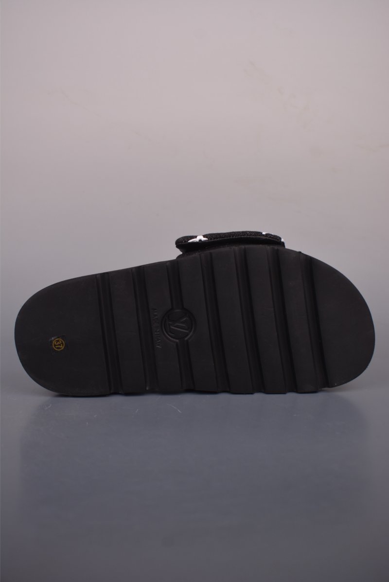 Louis Vuitton Lv 3D Monogram 'Red' view