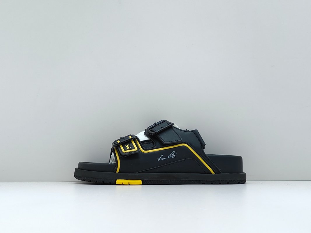 Louis Vuitton Trainer 'Black / Gold'