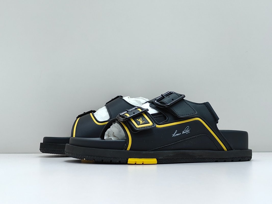 Louis Vuitton Trainer 'Black / Gold' view