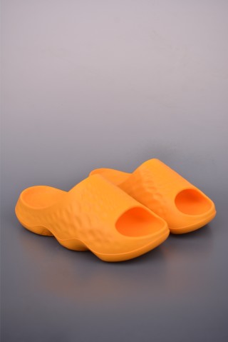 New Balance Fresh Foam MRSHN Slide 'Cream' view 2