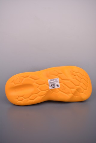 New Balance Fresh Foam MRSHN Slide 'Cream' view 4