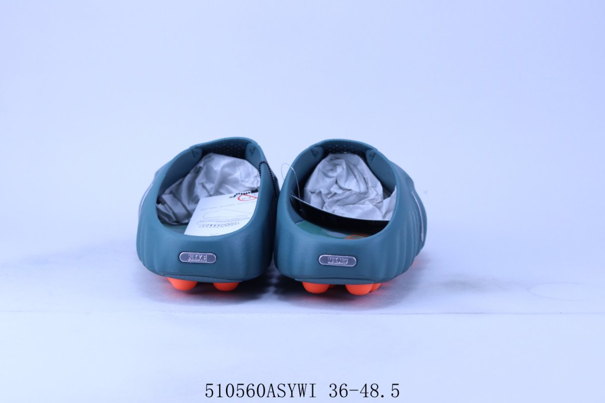 Nike Mind Mule view