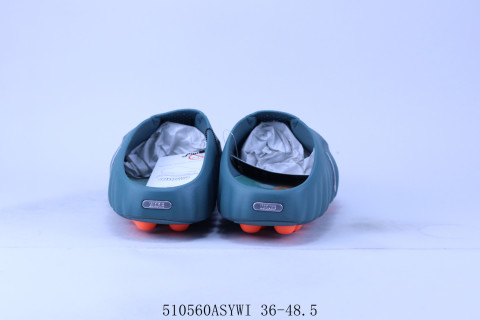 Nike Mind Mule view 3