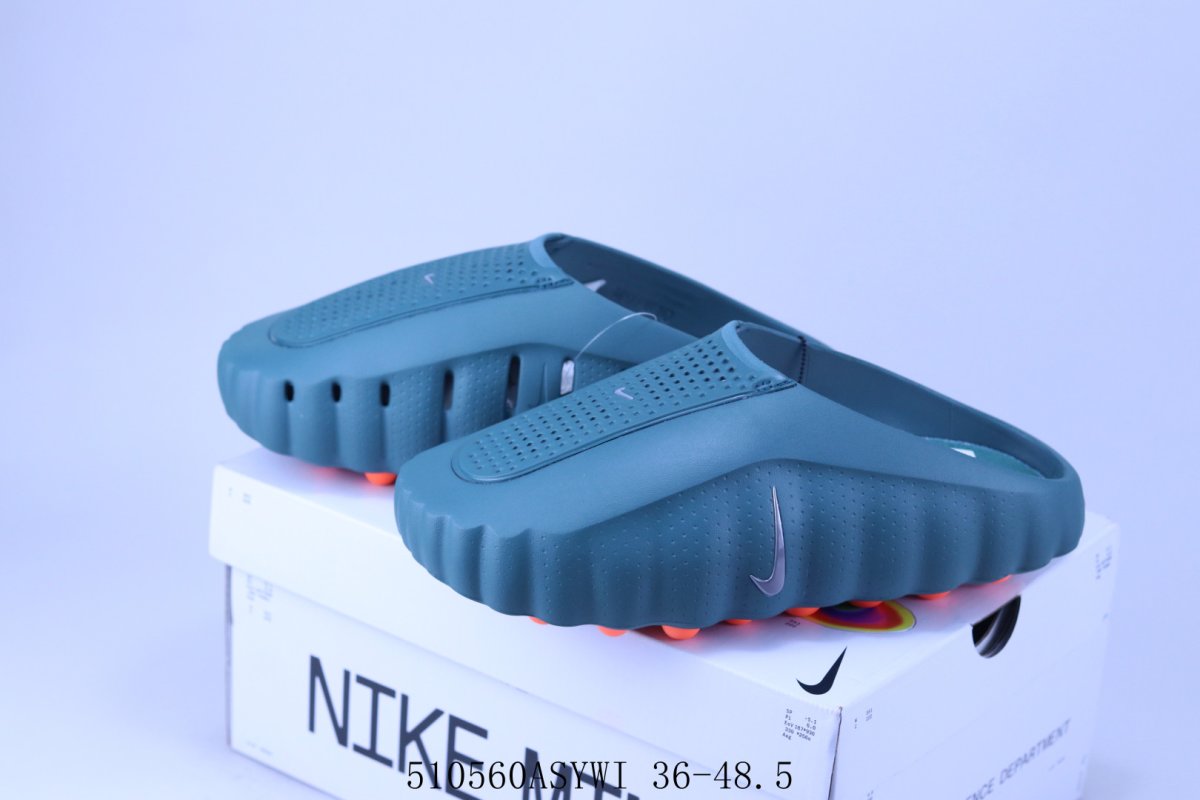 Nike Mind Mule view