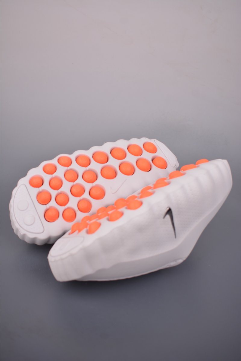 Nike Mind Mule view