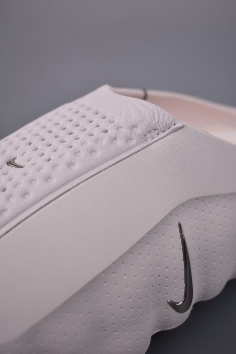 Nike Mind Mule view