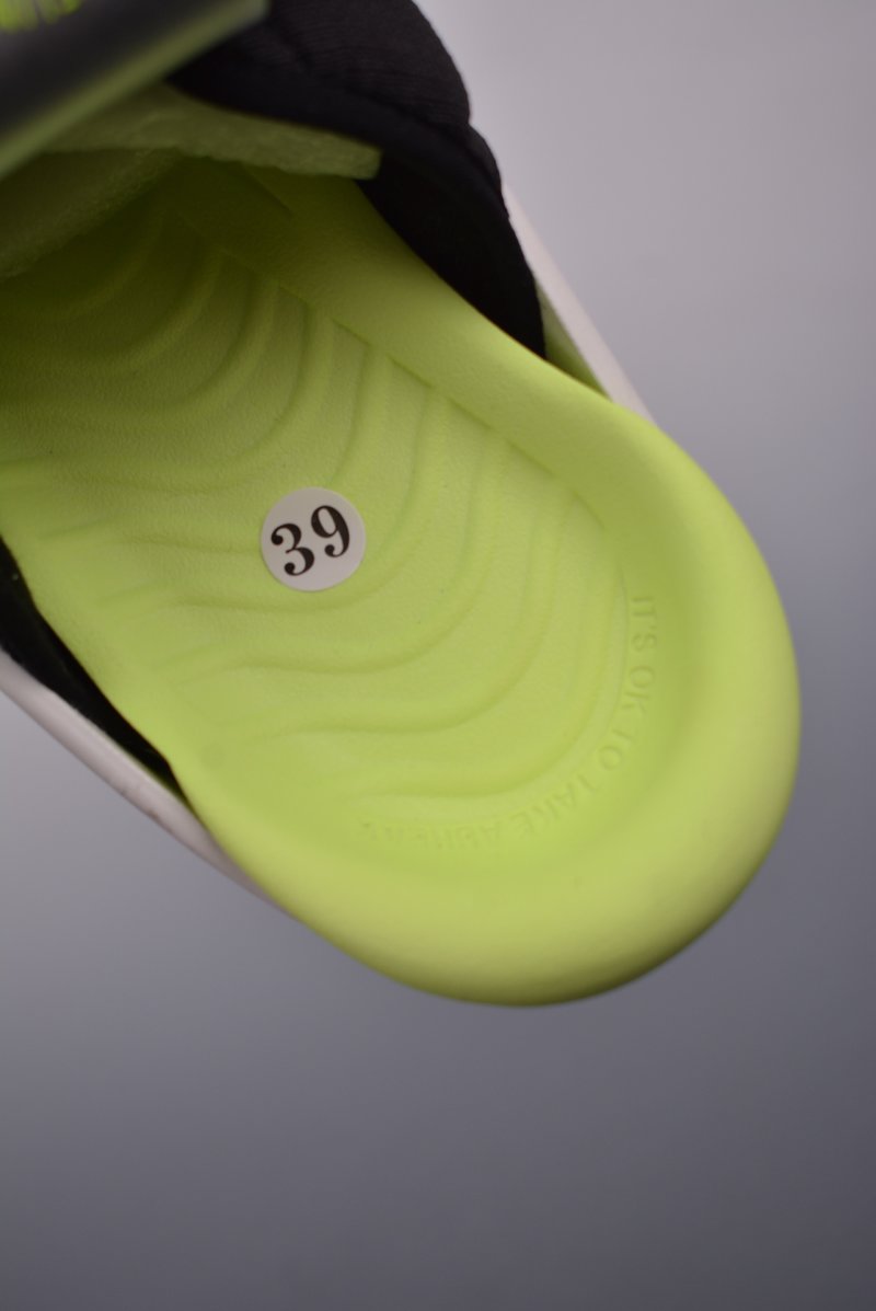 Nike Offline 3.0 Slide view