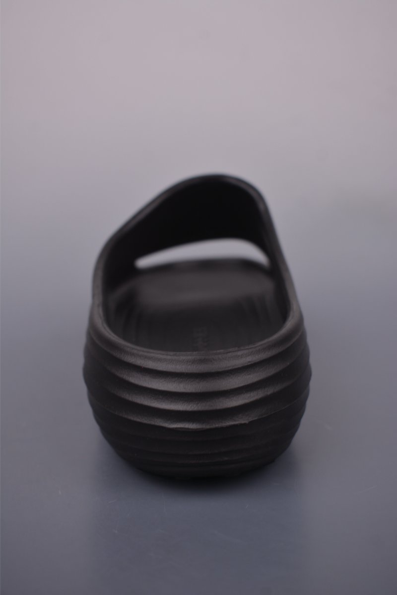 Nike ReactX Rejuven8 Slide view