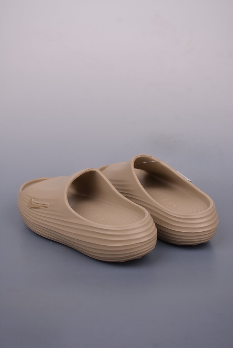 Nike ReactX Rejuven8 Slide view