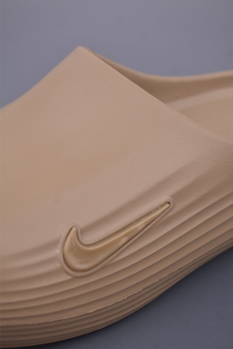 Nike ReactX Rejuven8 Slide view