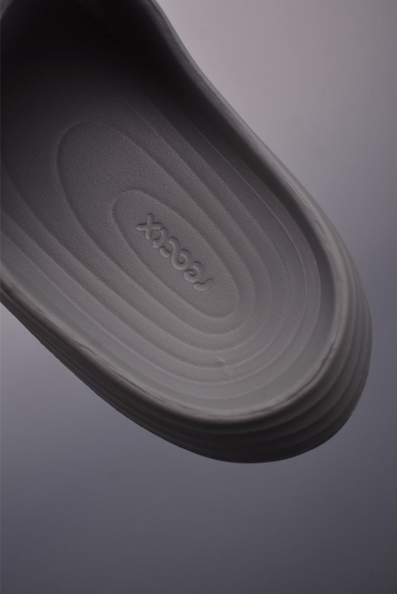 Nike ReactX Rejuven8 Slide view
