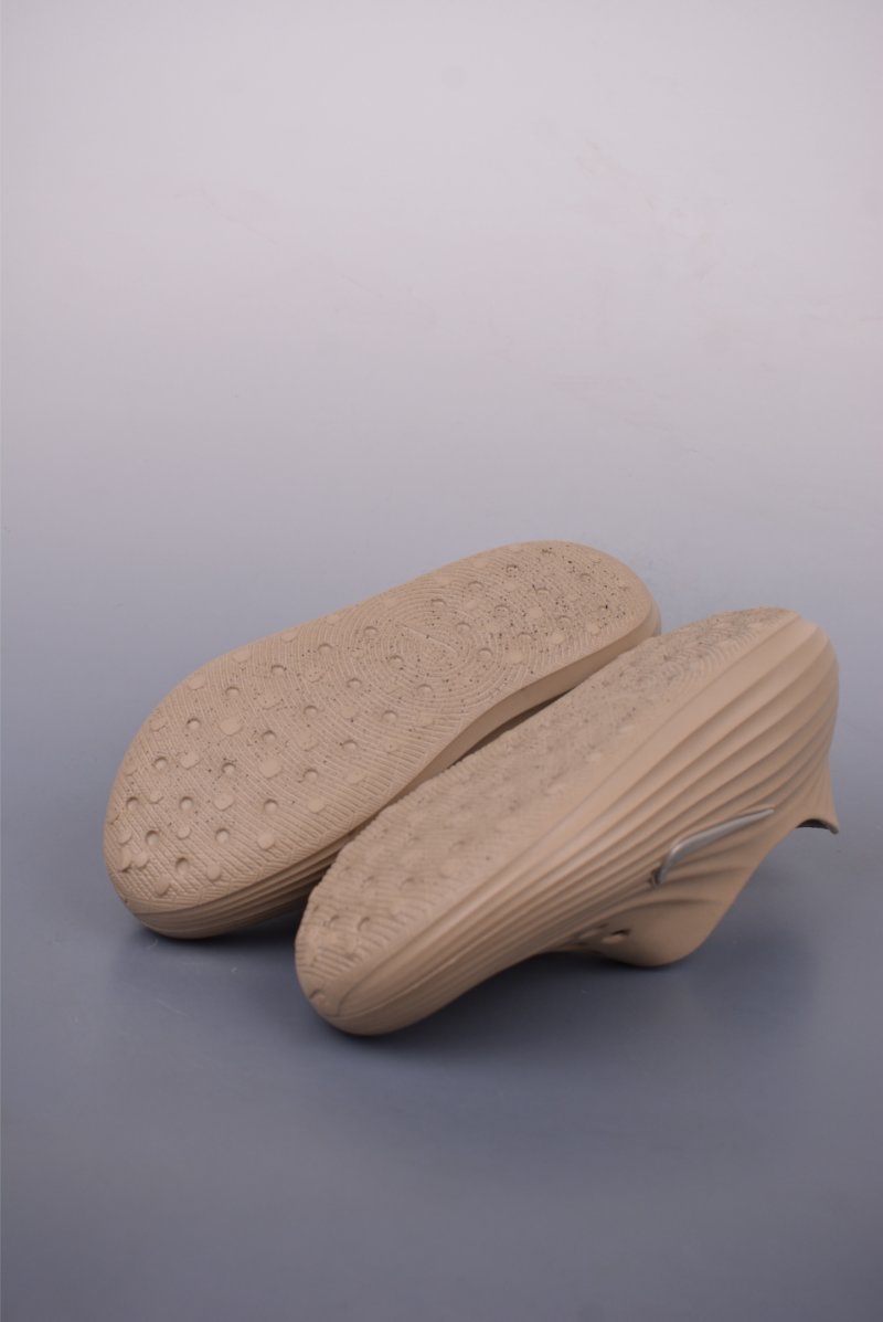 Nike ReactX Rejuven8 Slide view