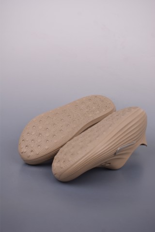 Nike ReactX Rejuven8 Slide view 3