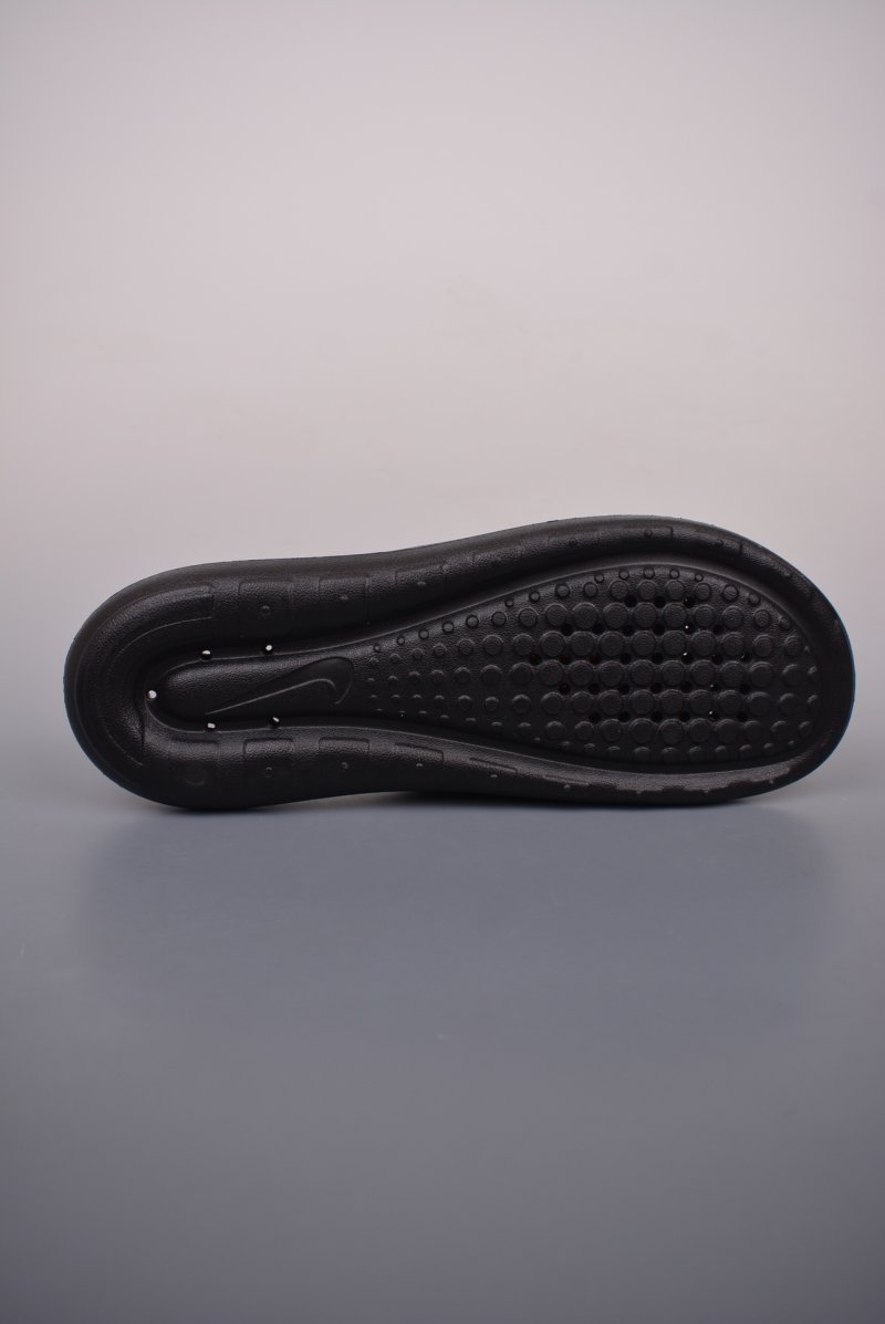 Nike Victori One Shower Slide view