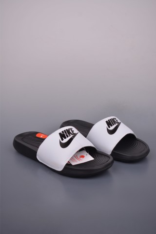 Nike Victori One Slide view 1