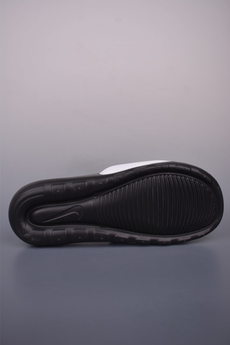 Nike Victori One Slide view