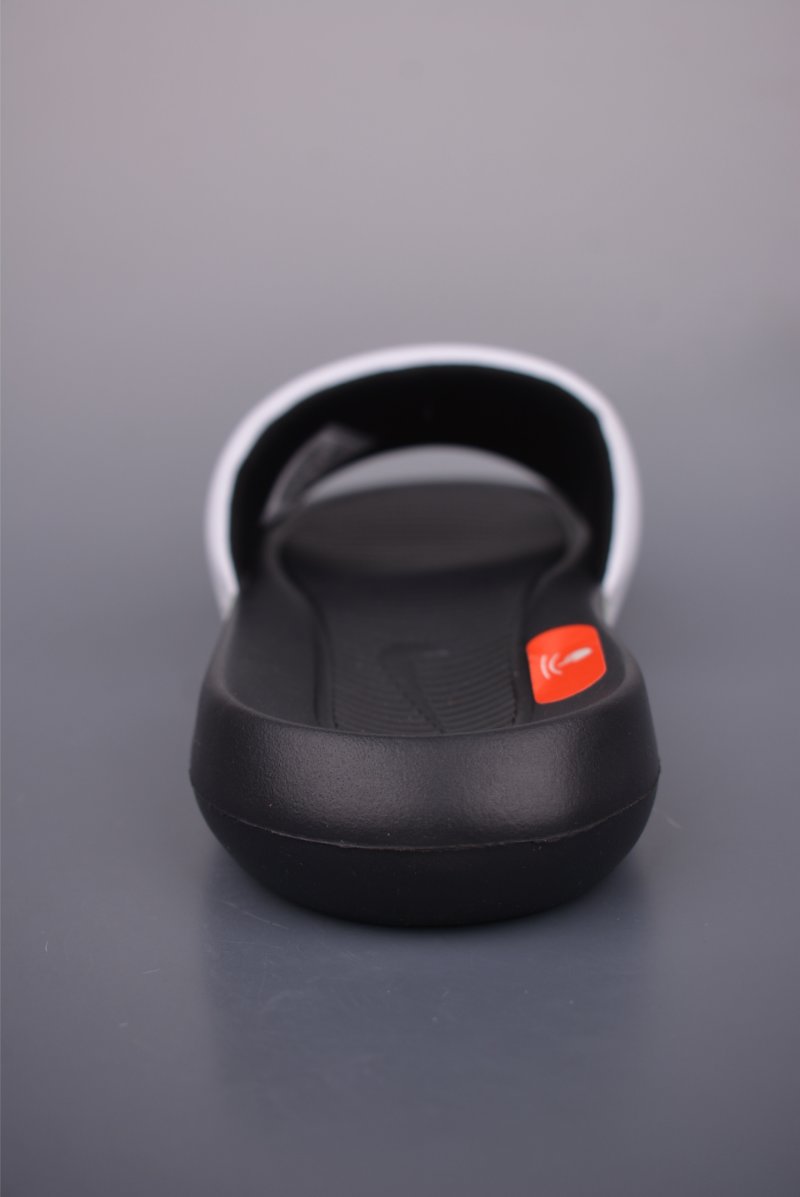 Nike Victori One Slide view