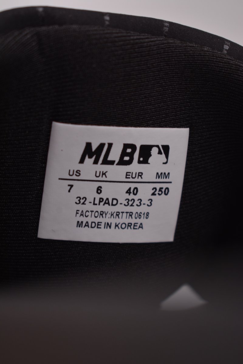 MLB New York Yankees Slide view