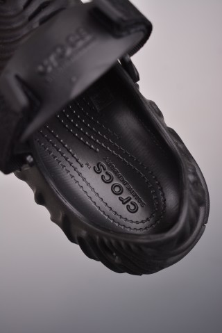 Salehe Bembury Crocs Pollex Clog view 9