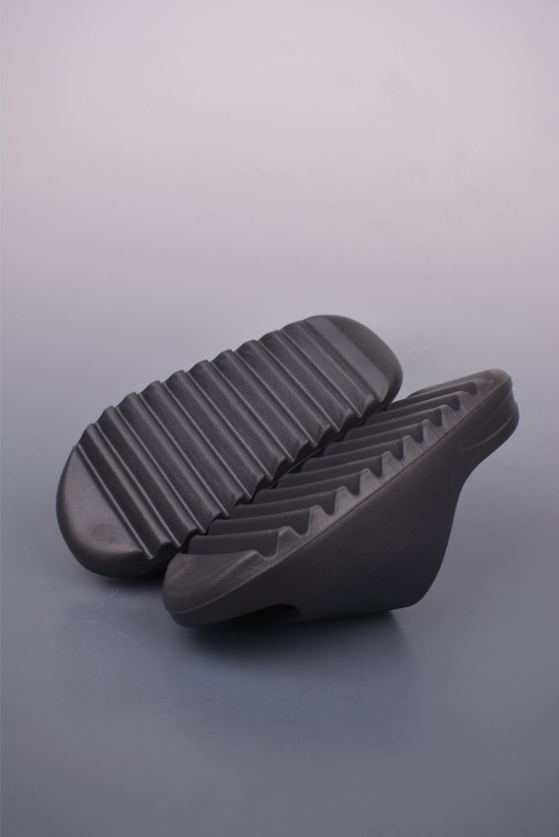 Yeezy Slide view