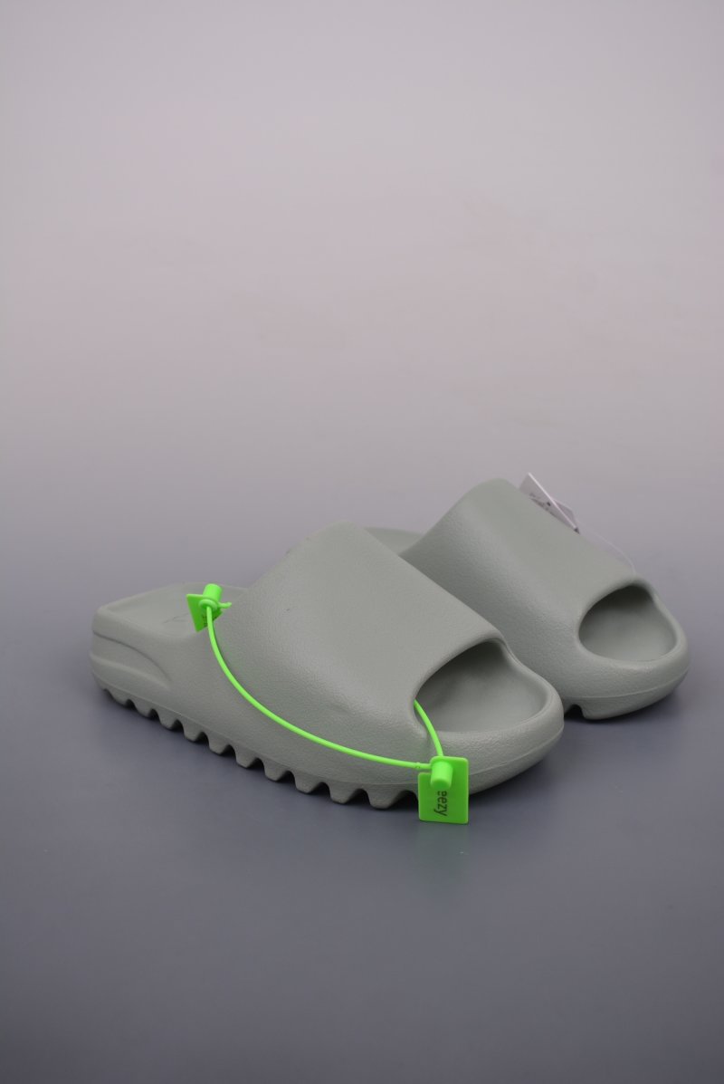 Yeezy Slide view