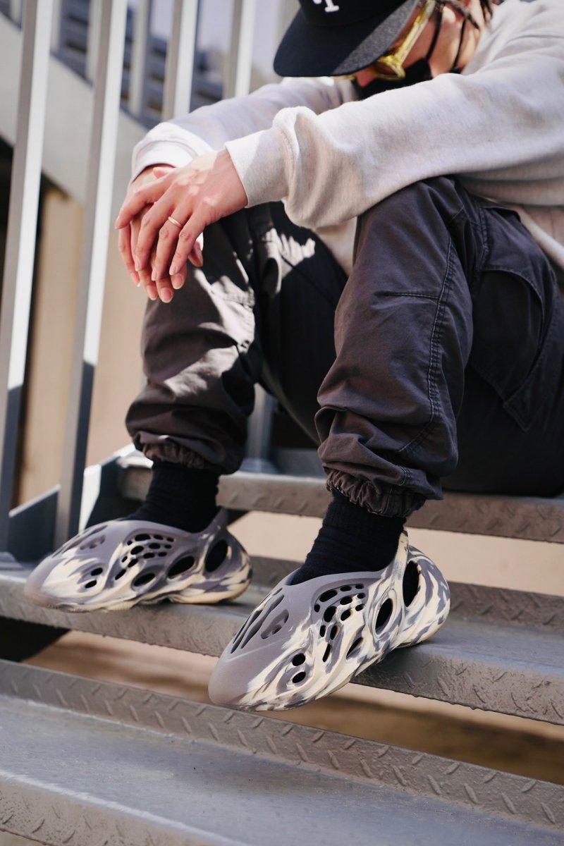 Yeezy Slide view