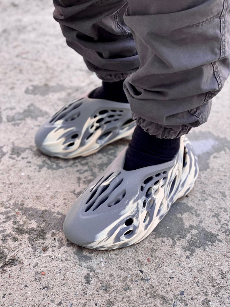 Yeezy Slide view